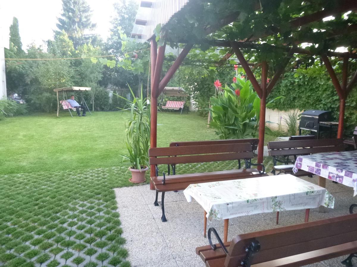 Apartmanovy Dom Grand Штурово Экстерьер фото