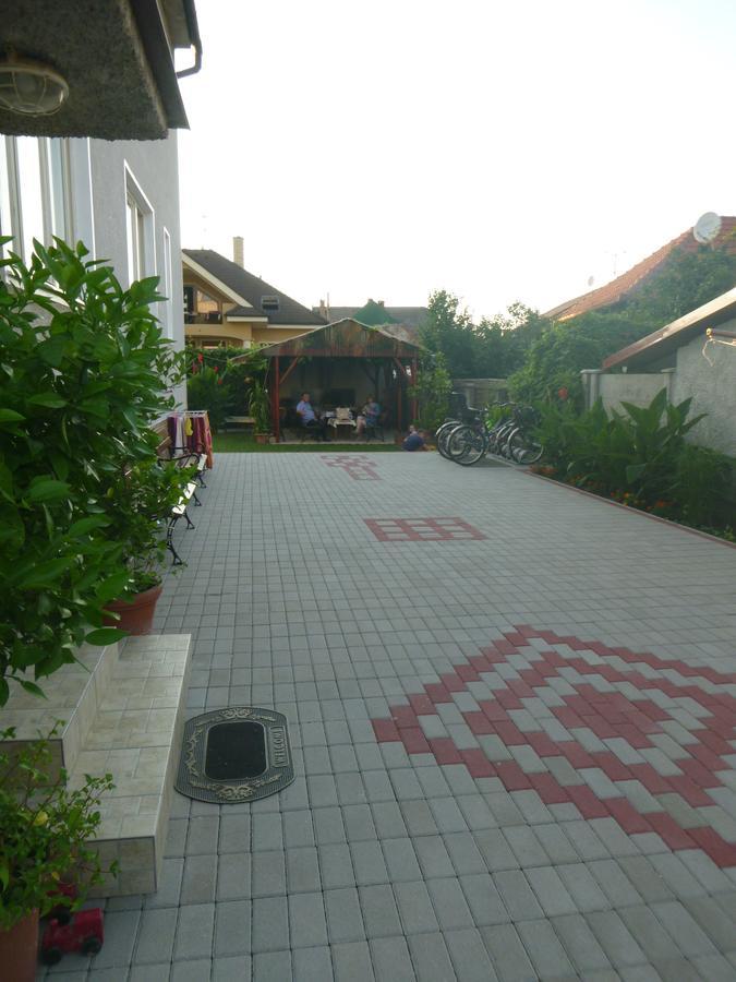 Apartmanovy Dom Grand Штурово Экстерьер фото