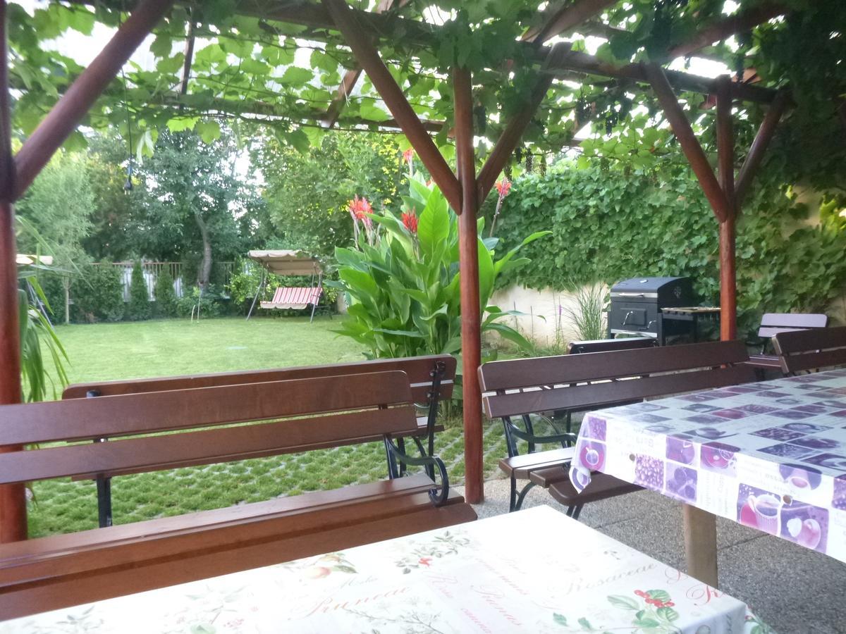 Apartmanovy Dom Grand Штурово Экстерьер фото